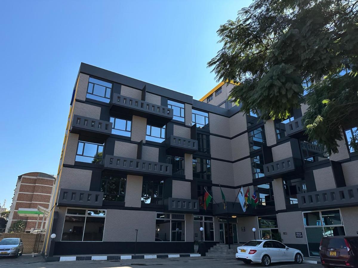 N1 Hotel Samora Machel 하라레 외부 사진
