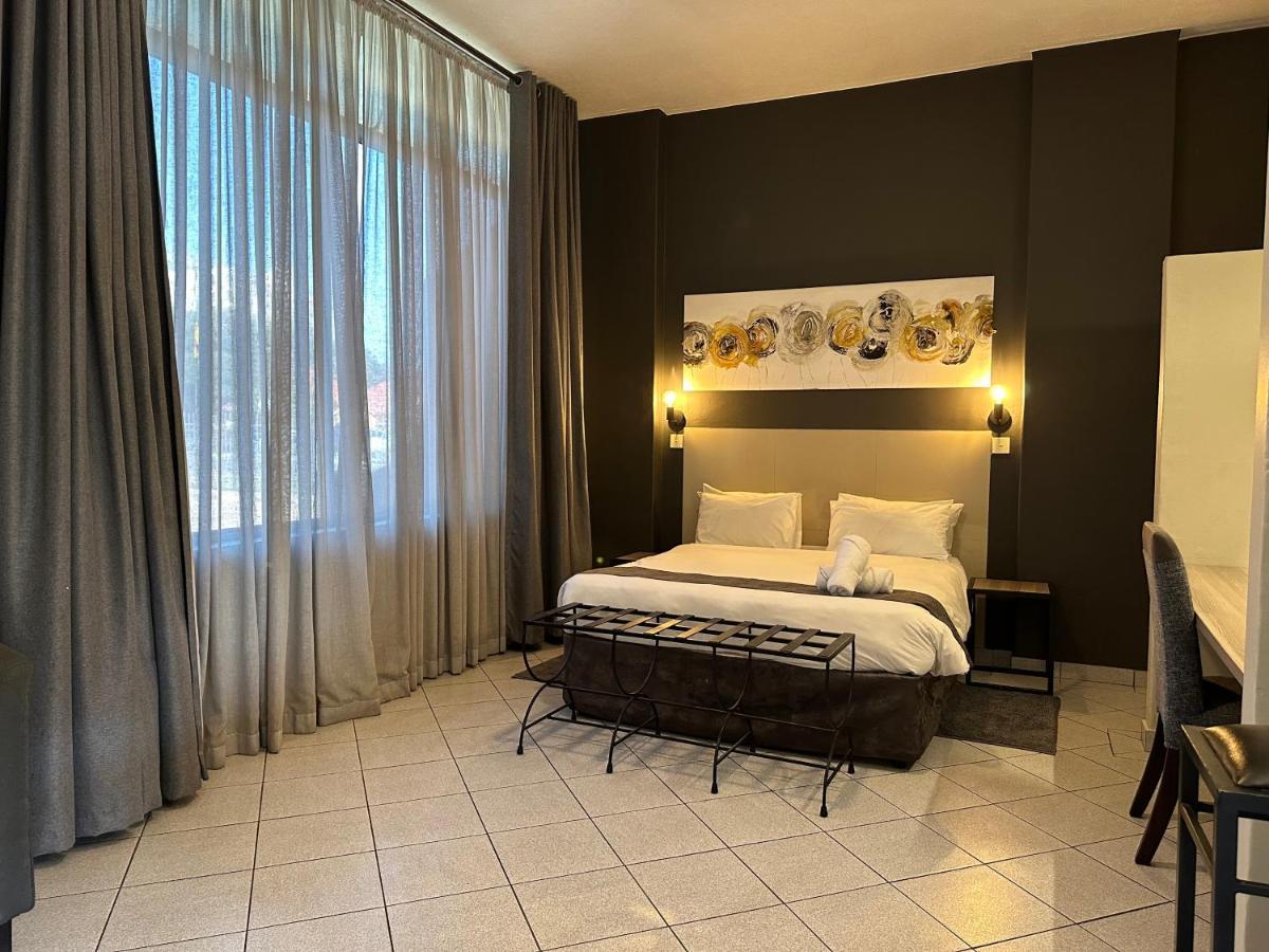 N1 Hotel Samora Machel 하라레 외부 사진