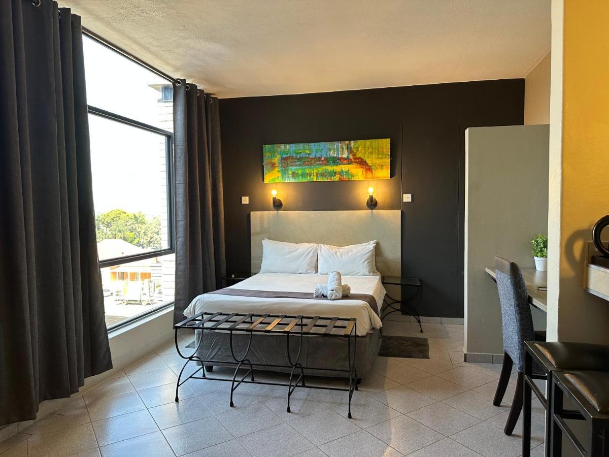 N1 Hotel Samora Machel 하라레 외부 사진