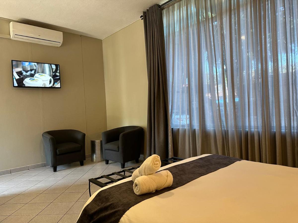 N1 Hotel Samora Machel 하라레 외부 사진